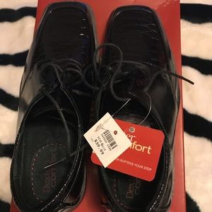 Men’s black shoes